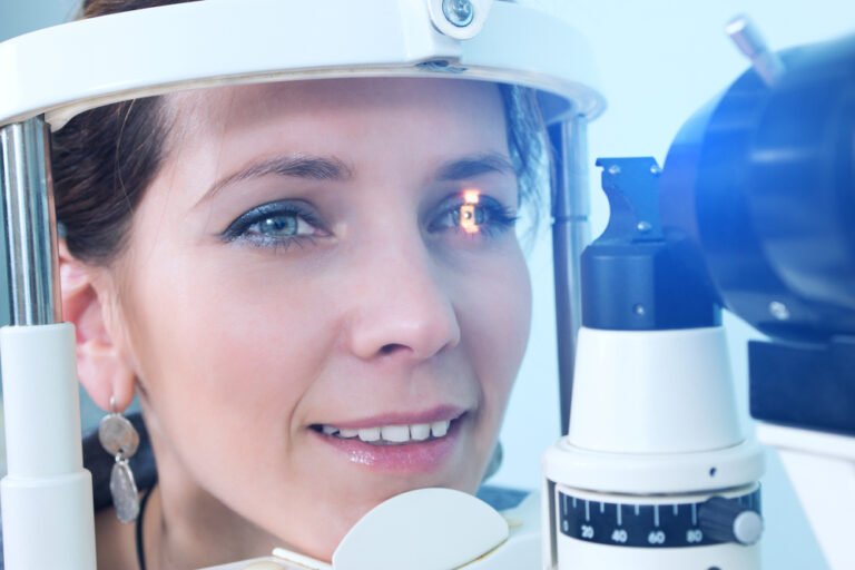 Read more about the article Λέιζερ για τη μυωπία: Πόσο ασφαλές είναι