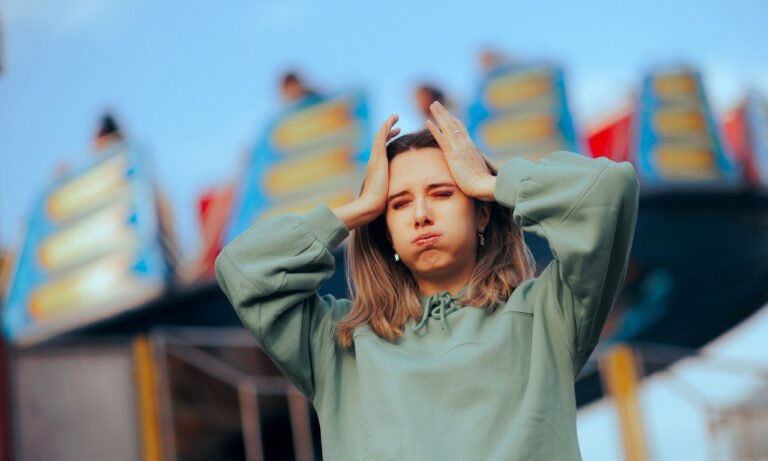 Read more about the article Ξαφνική ζαλάδα για δευτερόλεπτα: Αιτίες – Πότε να πάτε σε γιατρό