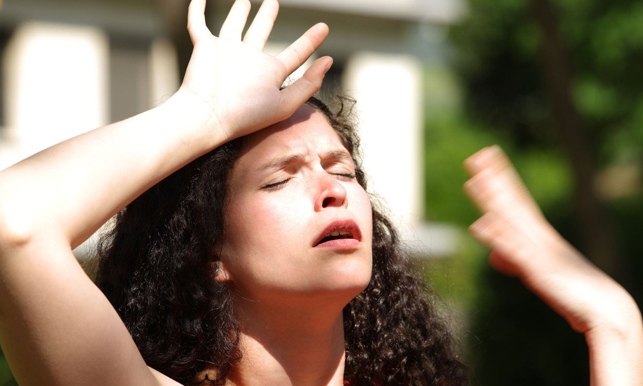 You are currently viewing Εγκεφαλικό: Αυξημένος κίνδυνος λόγω ζέστης – 7 σημεία προσοχής