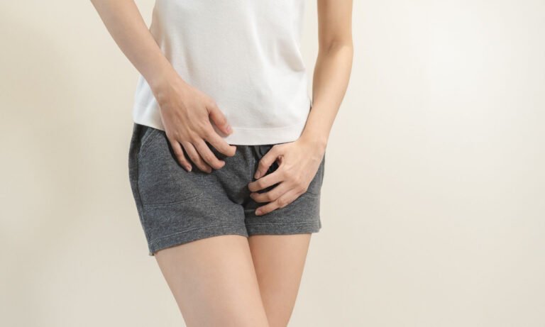 Read more about the article Φαγούρα στον κόλπο: Οι 9 πιο πιθανές αιτίες και τα συνοδά συμπτώματα