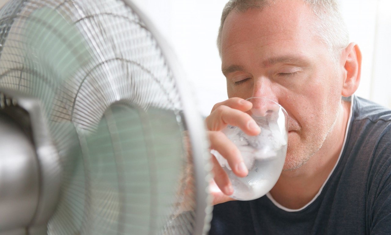 You are currently viewing Θερμοπληξία: Οι 12 κανόνες προστασίας, σύμφωνα με το ΚΕΠΚΑ