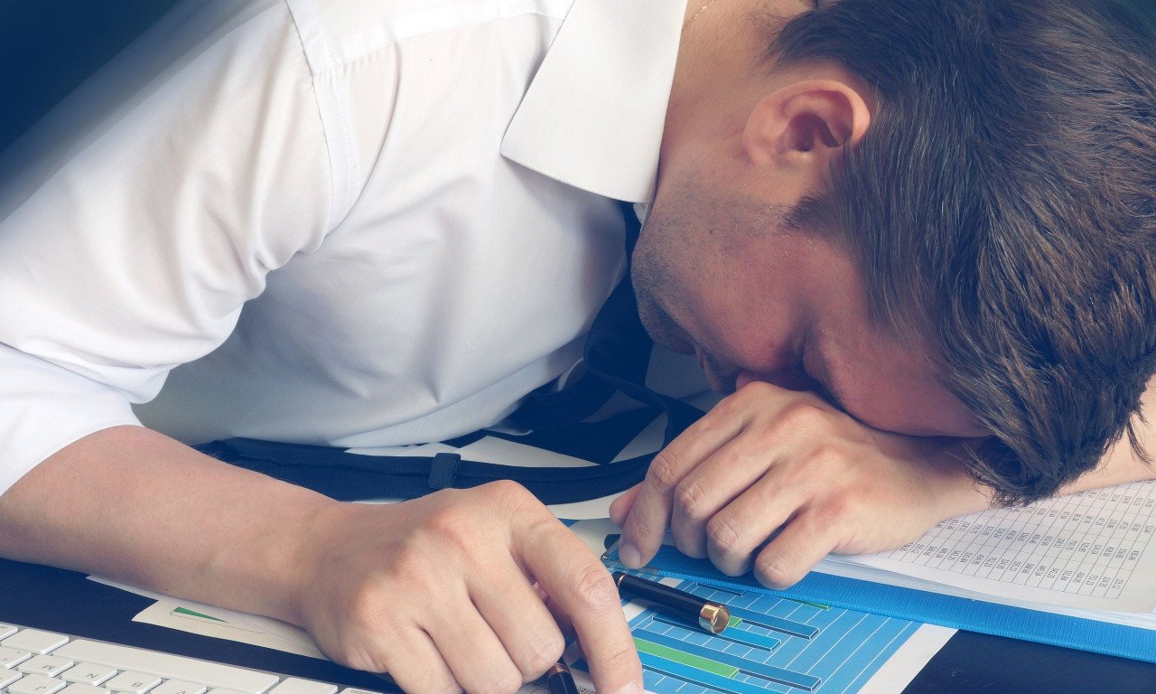 You are currently viewing Μυαλγική εγκεφαλομυελίτιδα: Τα συμπτώματα της κατάστασης που αναπτύσσεται μετά τη λοίμωξη Covid-19