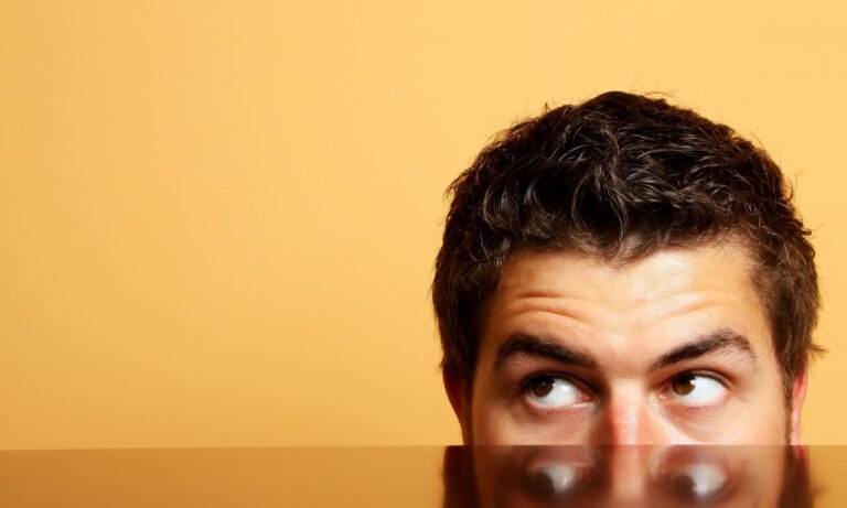 Read more about the article Πώς να κάνετε ασκήσεις γιόγκα για να ξεκουράσετε τα μάτια σας