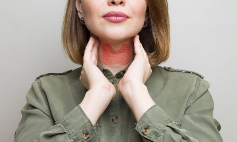 Read more about the article Υποθυρεοειδισμός: 16 τυπικά συμπτώματα από την αύξηση του βάρους μέχρι την ξηροδερμία