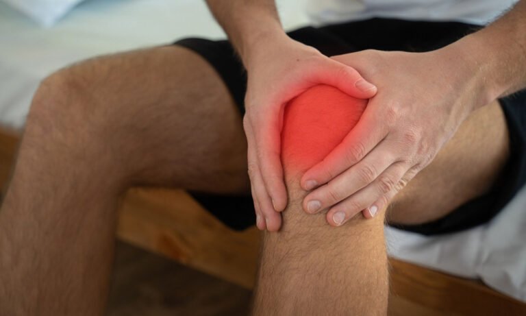 Read more about the article Μπορεί η διατροφή να «νικήσει» τους χρόνιους πόνους; Τι πρέπει να περιλαμβάνει