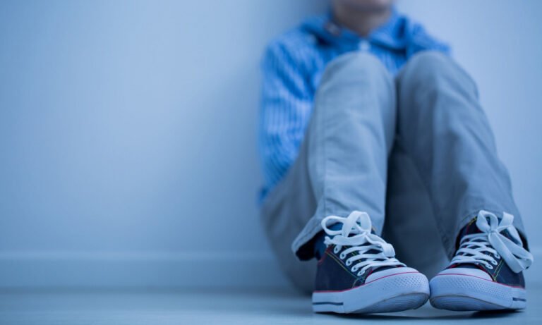 Read more about the article Τι είναι το σύνδρομο Asperger; Πώς γίνεται η διάγνωση; Υπάρχει θεραπεία;