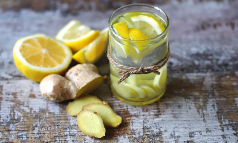 Read more about the article Αδυνάτισμα: Το ρόφημα με τέσσερα φυσικά υλικά που «μιμείται» τη δράση της τιρζεπατίδης