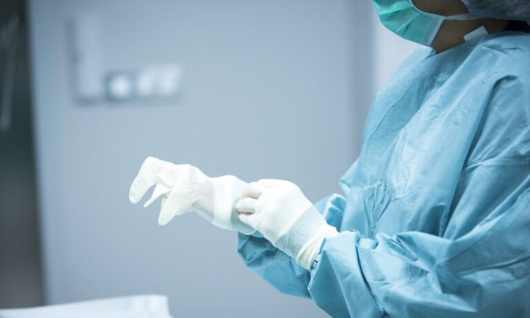 Read more about the article Προετοιμασία για χειρουργείο: Πώς θα αυξήσετε τις πιθανότητες επιτυχίας