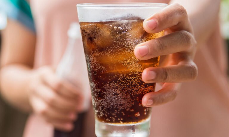 Read more about the article Διαβήτης 2 & καρδιαγγειακά: Οι σοβαρές επιπτώσεις της κατανάλωσης ζαχαρούχων ποτών