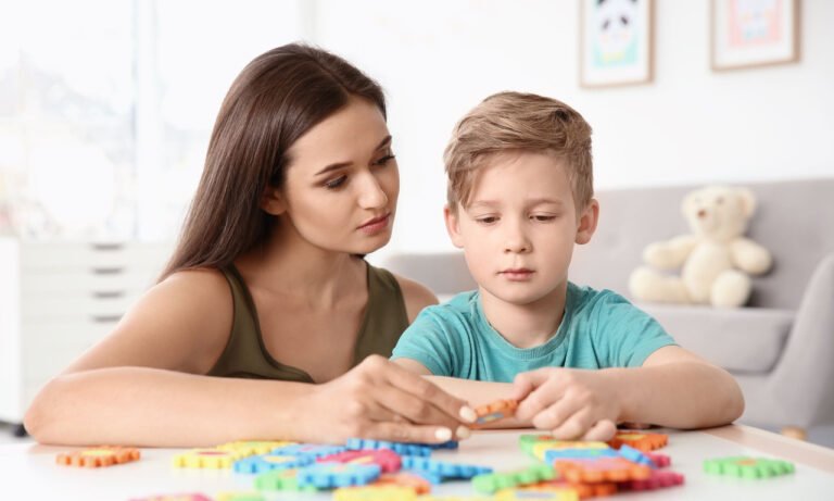 Read more about the article Φάσμα αυτισμού: Πόσα είδη υπάρχουν – Πώς φαίνεται στο παιδί