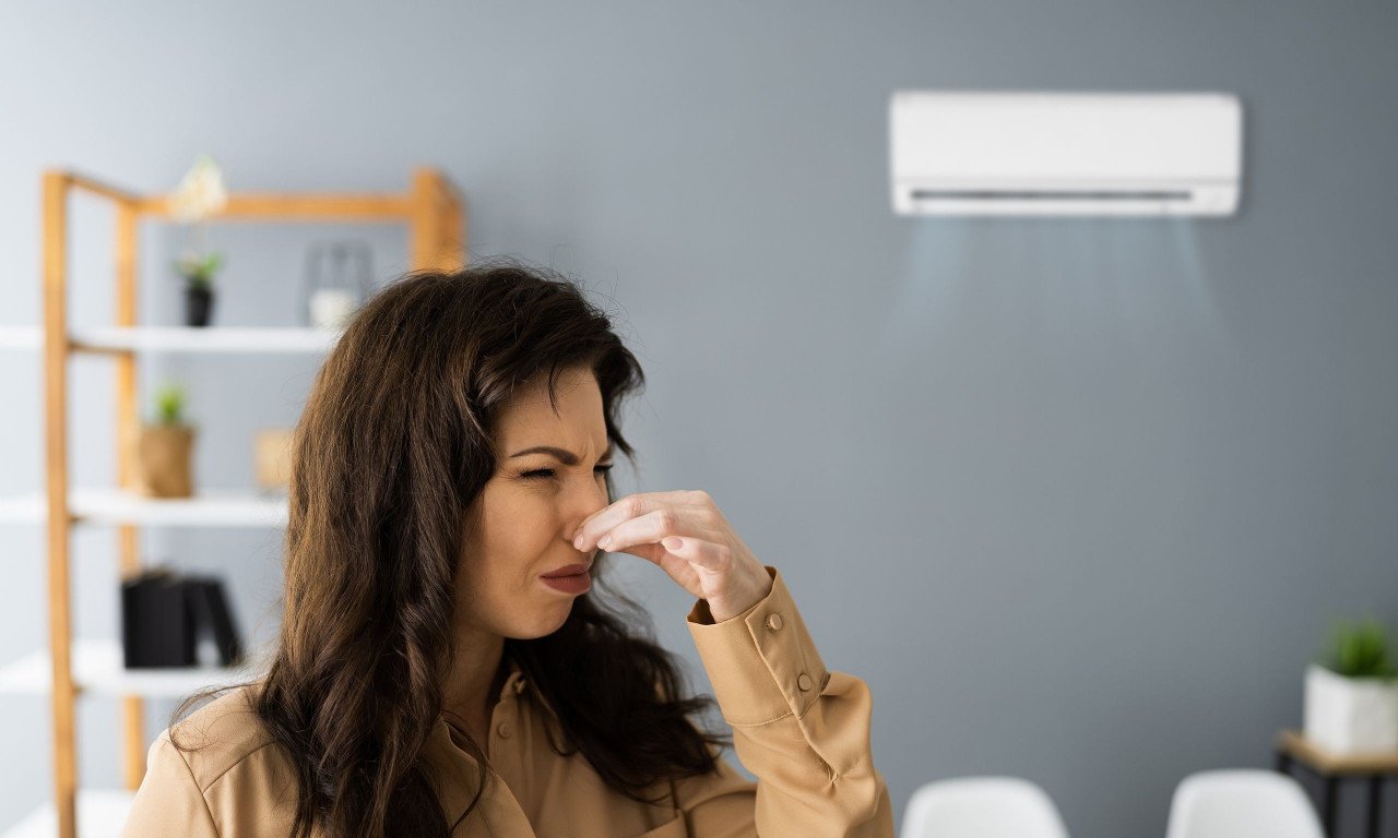 You are currently viewing Γιατί μυρίζει μούχλα το κλιματιστικό – Τι σημαίνει για την υγεία σας