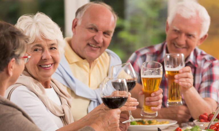 Read more about the article Συνταξιοδότηση, πνευματική υγεία και αλκοόλ: Ποιο είναι το κοινό χαρακτηριστικό τους