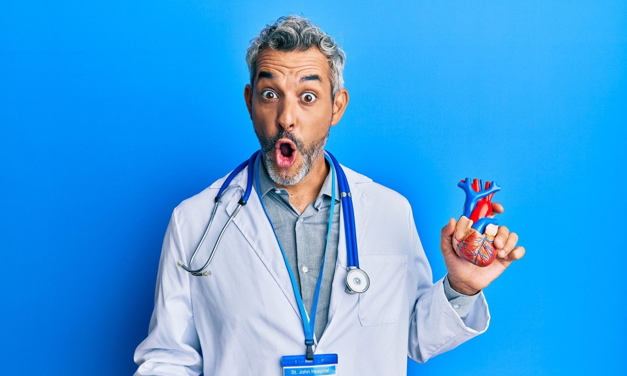 You are currently viewing Ο άντρας που έζησε με δύο καρδιές – Τι έγινε όταν σταμάτησαν ταυτόχρονα