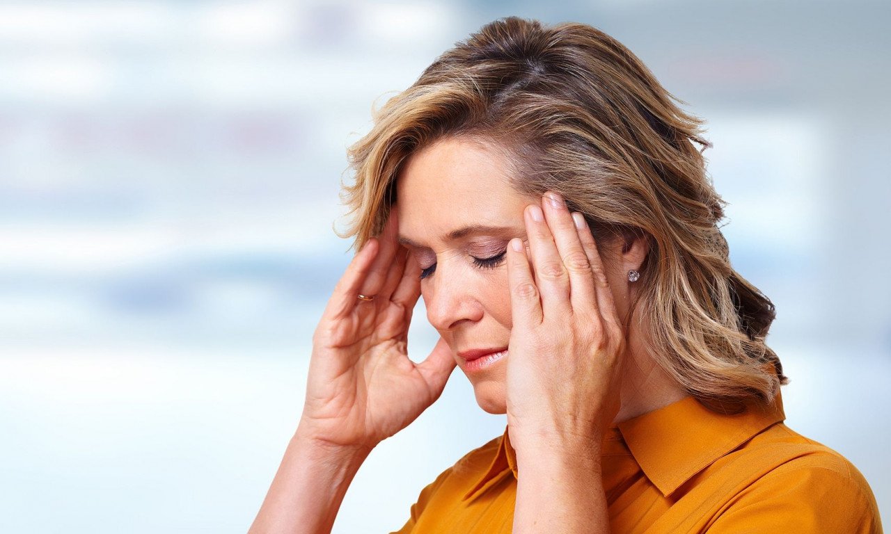 You are currently viewing Πού οφείλονται τα νευρολογικά συμπτώματα της μακράς Covid