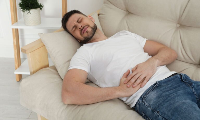 Read more about the article Πόνος στη δεξιά πλευρά της κοιλιάς: Όλες οι αιτίες