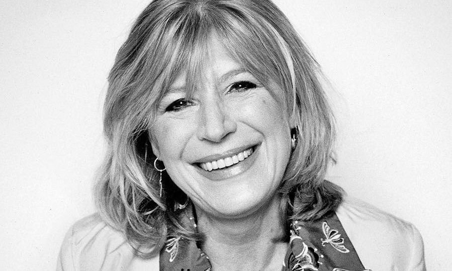 You are currently viewing Τι σοβαρά προβλήματα υγείας αντιμετώπιζε η Marianne Faithful