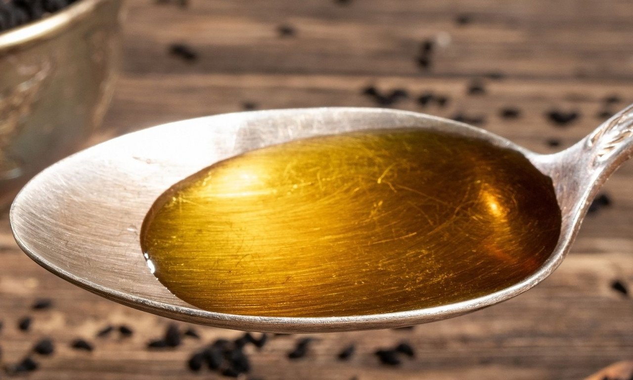 You are currently viewing Ένα κουταλάκι του γλυκού κάθε πρωί: Καθαρίζει έντερο και στομάχι και αισθάνεστε πιο ανάλαφροι