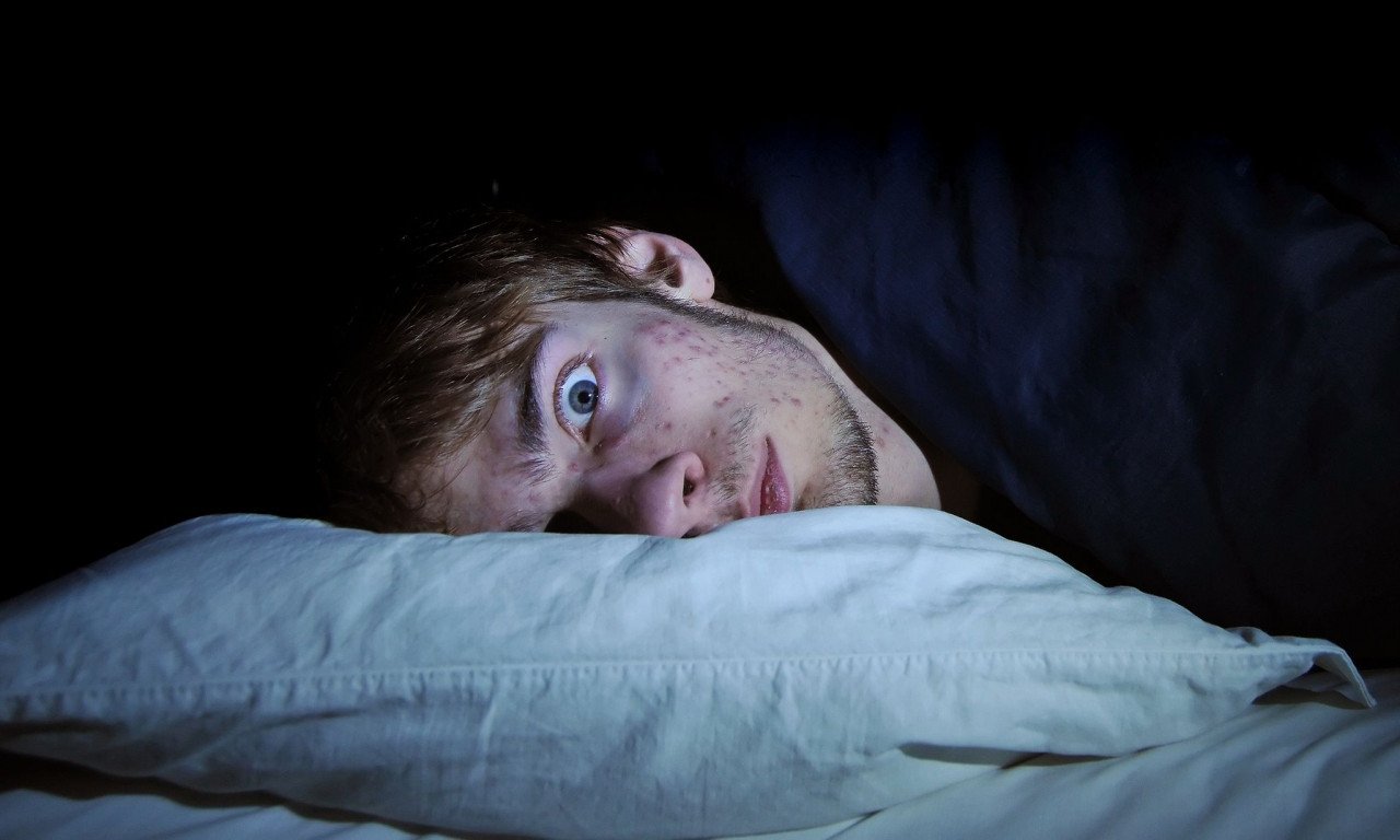 You are currently viewing Το Αλτσχάιμερ συνδέεται με την ποιότητα των ονείρων και τον κύκλο REM