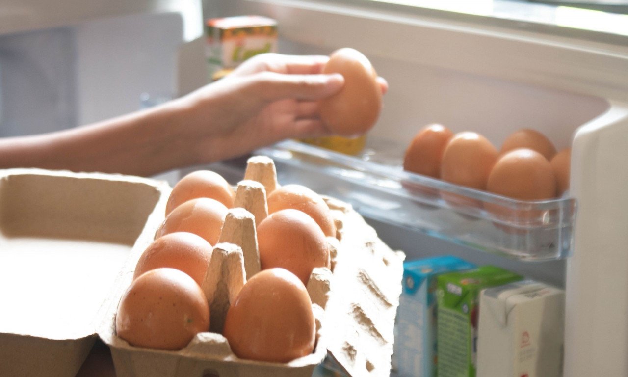 You are currently viewing Συντήρηση αυγών: Η διαφορά ανάμεσα στο ψυγείο και σε θερμοκρασία δωματίου
