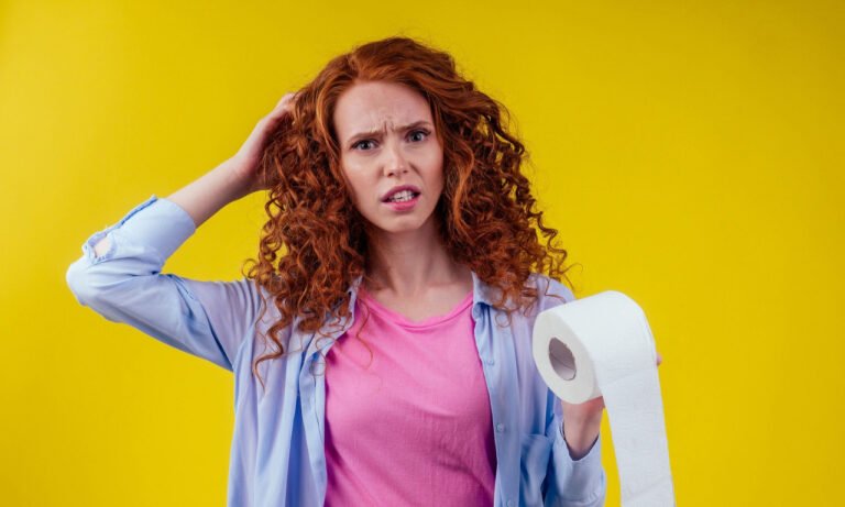 Read more about the article Προειδοποίηση δερματολόγων: Τι λάθος κάνουν πολλοί με το χαρτί υγείας