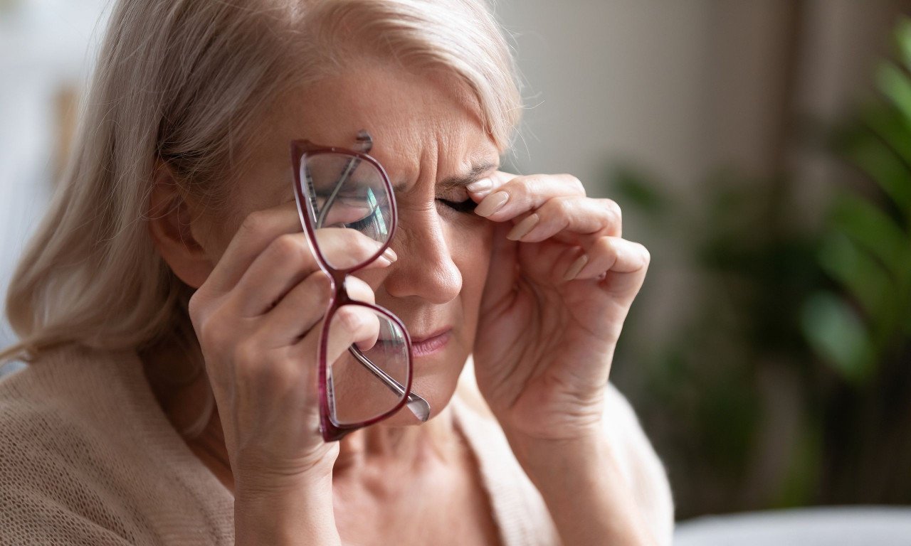 You are currently viewing Ηλικιακή εκφύλιση ωχράς κηλίδας: Ο ρόλος της «κακής» χοληστερίνης