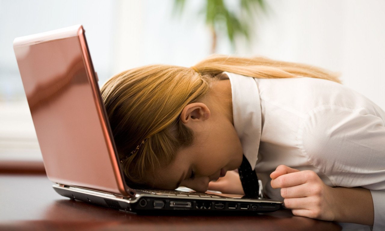 You are currently viewing Νιώθετε πιο κουρασμένοι τελευταία; Πότε είναι σημάδι αυτοάνοσου