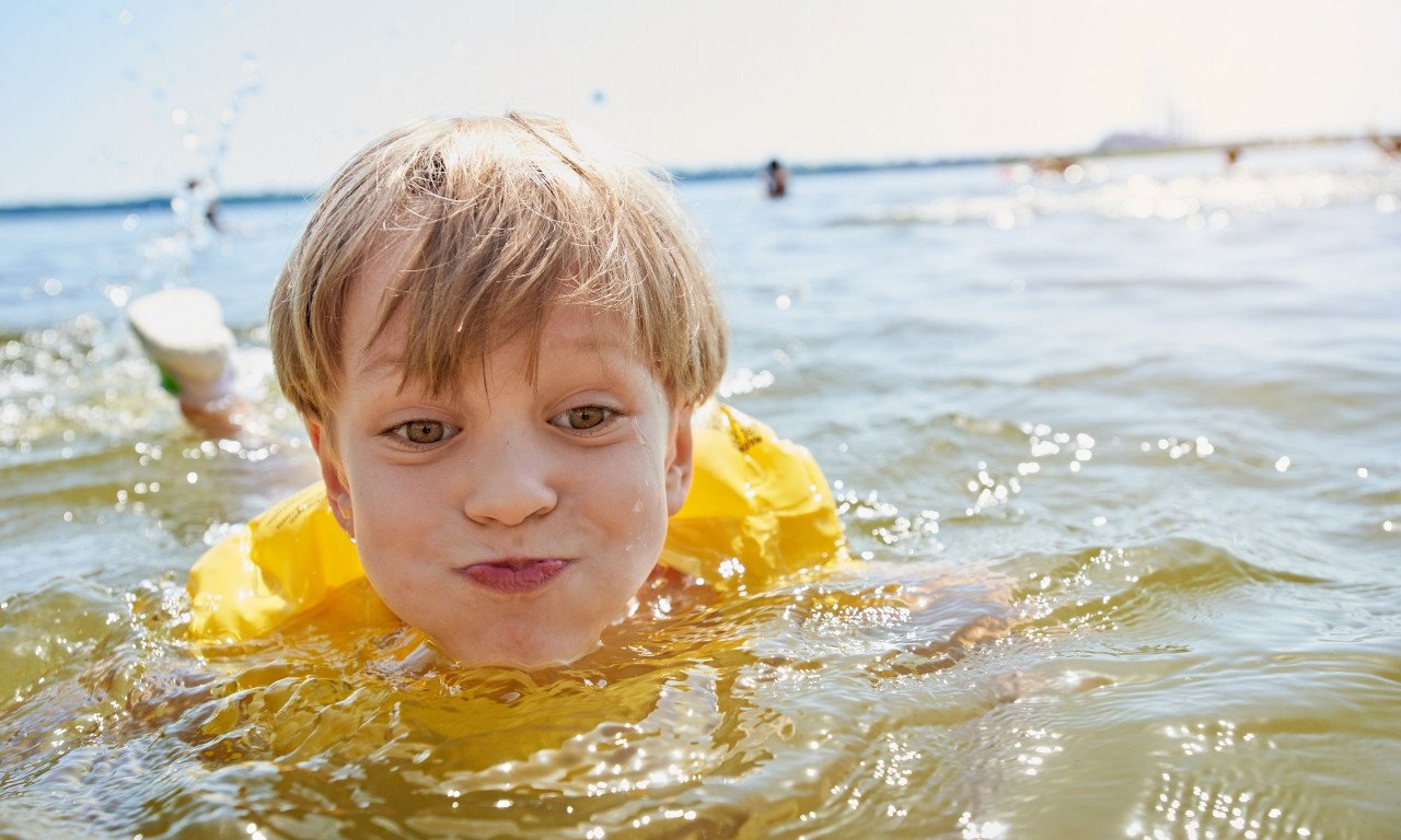 You are currently viewing Μπάνιο σε ποτάμι ή λίμνη: Πιθανά παθογόνα και τι συμπτώματα θα δείτε