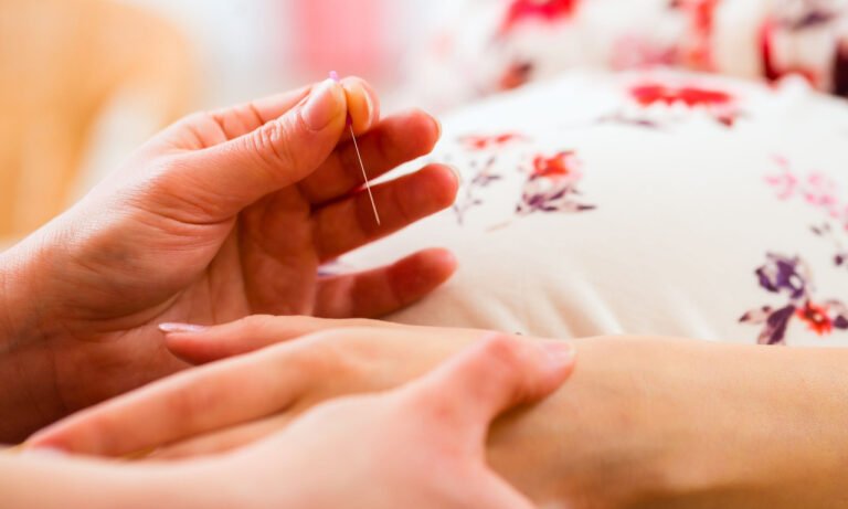 Read more about the article Εξωσωματική γονιμοποίηση: Πώς μπορεί να βοηθήσει τις γυναίκες ο βελονισμός