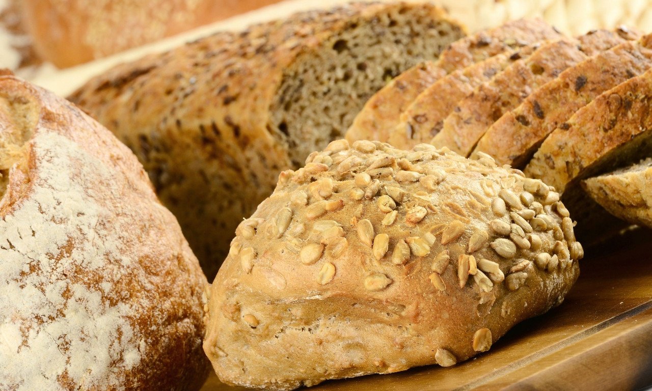 You are currently viewing Όσοι τρώνε αυτό το ψωμί έχουν 33% μεγαλύτερο κίνδυνο θανάτου από καρκίνο του εντέρου