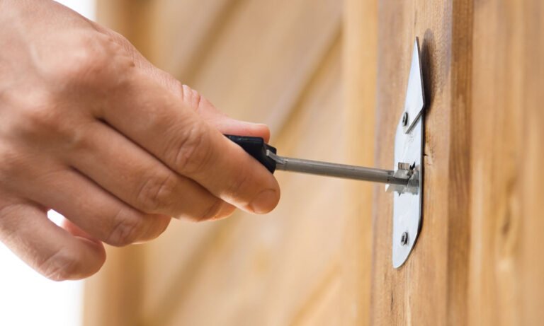 Read more about the article Ακράτεια της εξώπορτας: Τι περιγράφει το φαινόμενο και πώς μπορεί να αντιμετωπιστεί