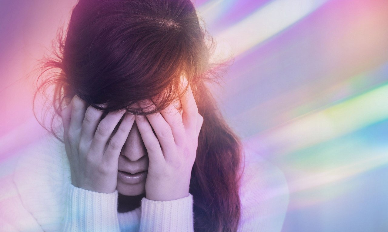 You are currently viewing Είναι επικίνδυνη η αύρα ημικρανίας; Τα σημάδια-κλειδί