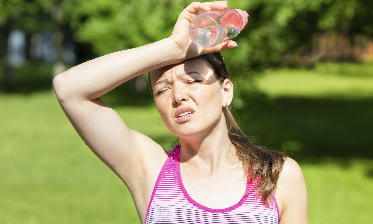 You are currently viewing Το πρώτο σύμπτωμα της θερμικής εξάντλησης – Πώς να αντιμετωπίσετε τον επερχόμενο καύσωνα