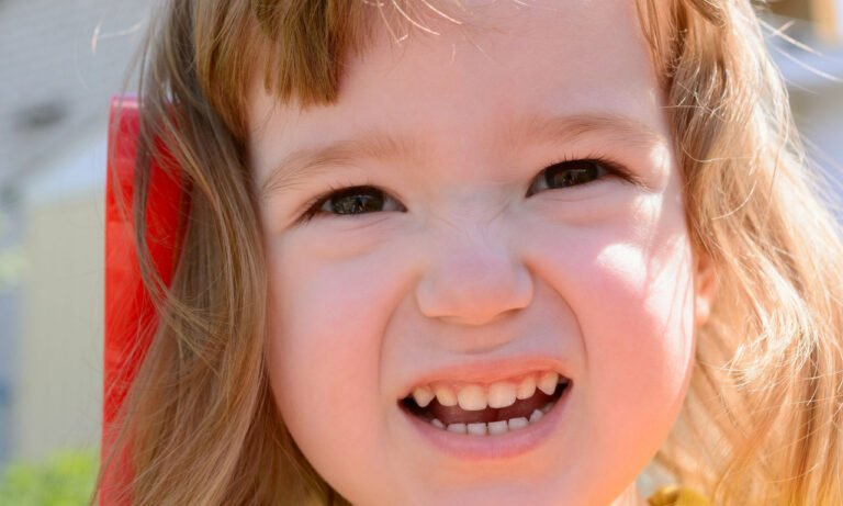 Read more about the article Πώς φαίνεται αν το παιδί είναι αφυδατωμένο; Πώς να το αποτρέψετε