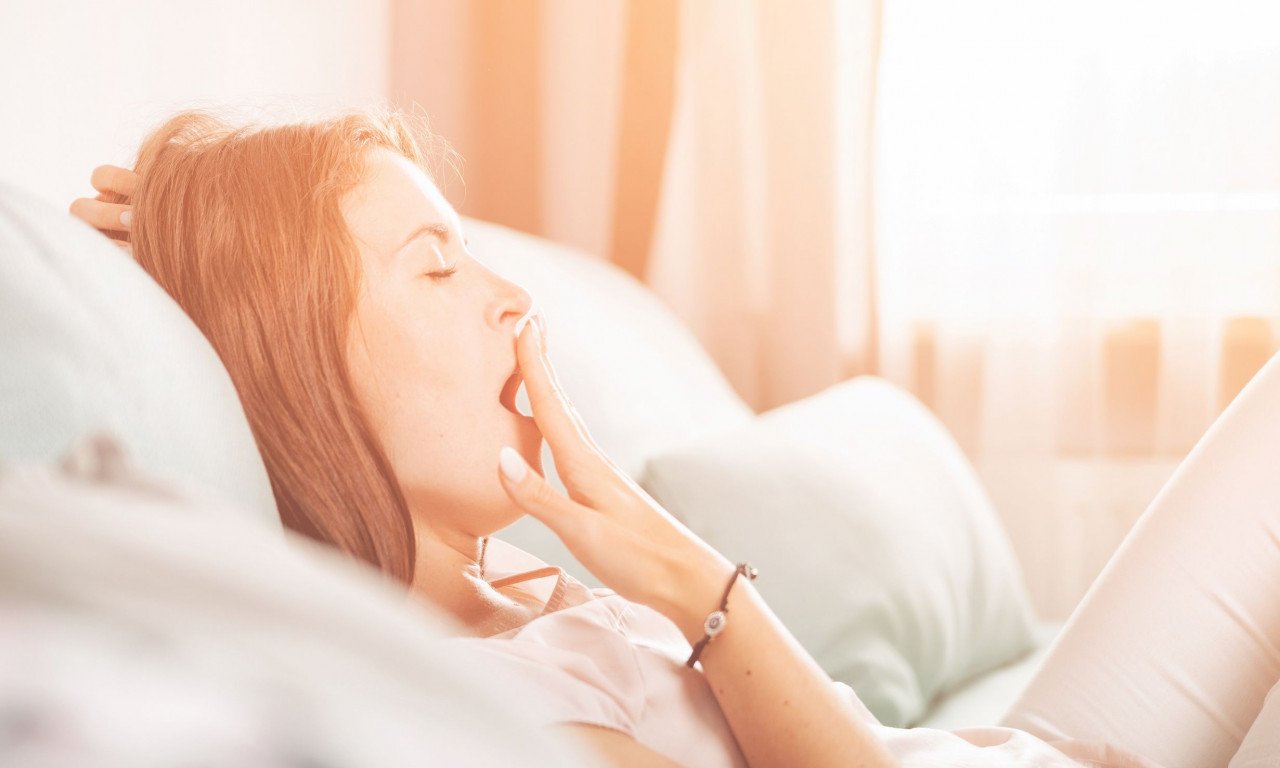 You are currently viewing Νιώθετε ιδιαίτερα κουρασμένοι μετά από έκθεση στον ήλιο; Τι σας συμβαίνει