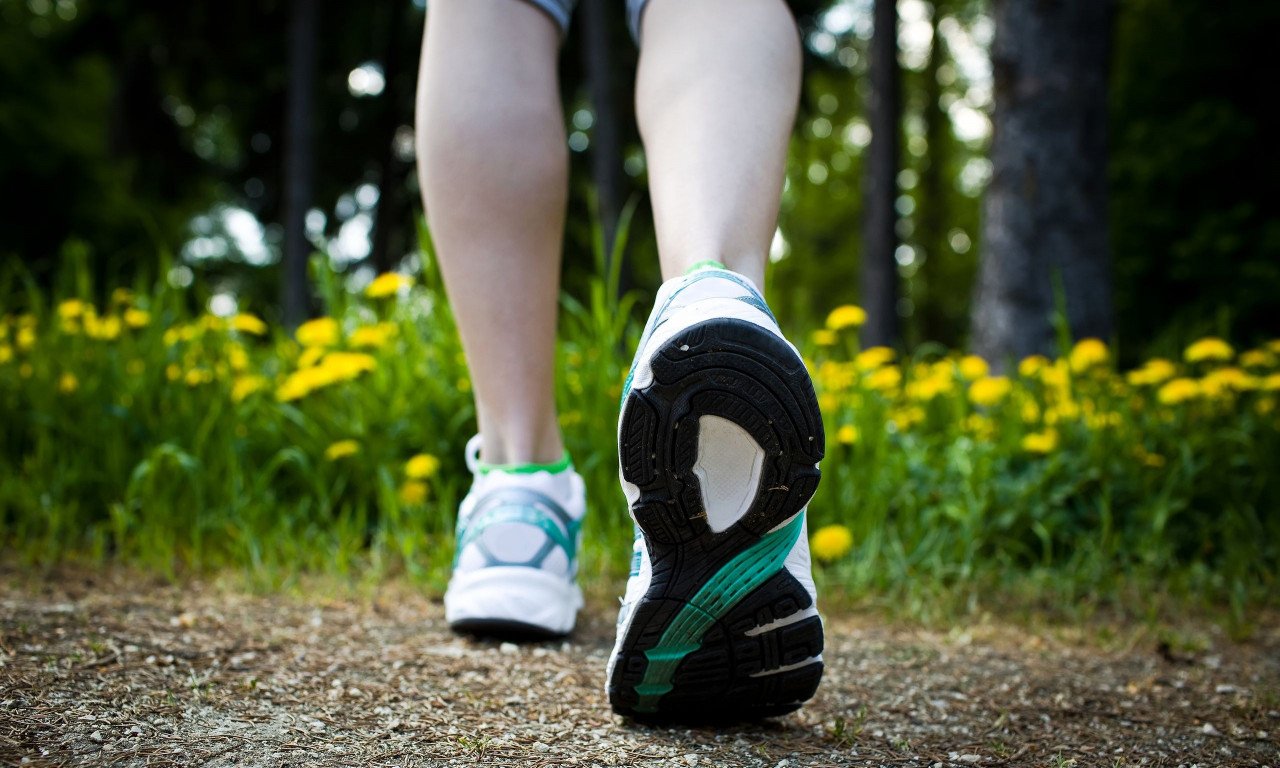 You are currently viewing Τι συμβαίνει στη χοληστερίνη σας όταν περπατάτε καθημερινά