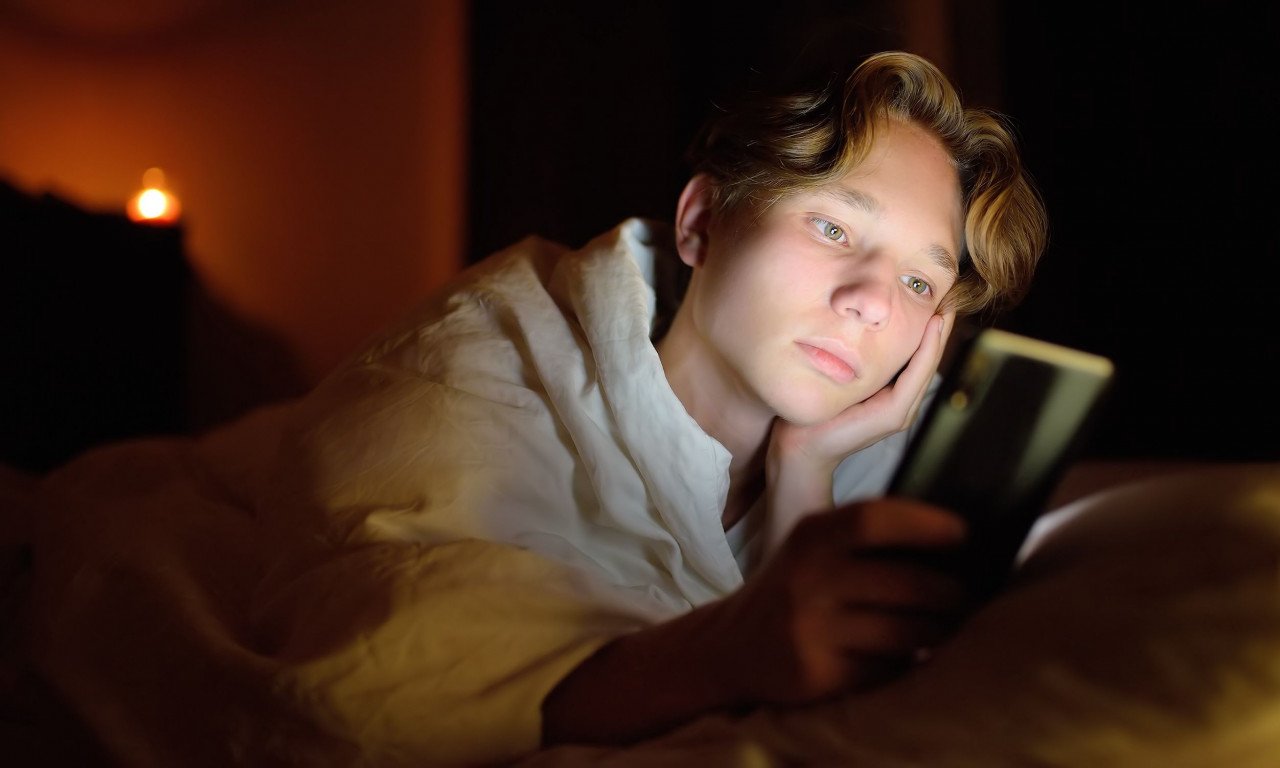 You are currently viewing Έλλειψη ύπνου: Τι προκαλεί στον εγκέφαλο και τη συμπεριφορά των εφήβων