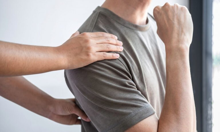 Read more about the article Οστεοπόρωση στους άνδρες: Πότε αρχίζουν να χάνουν οστική μάζα & τι μπορούν να κάνουν