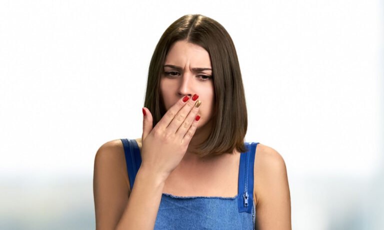 Read more about the article Τι σημαίνει αν διαρκώς νιώθετε το στόμα σας στεγνό