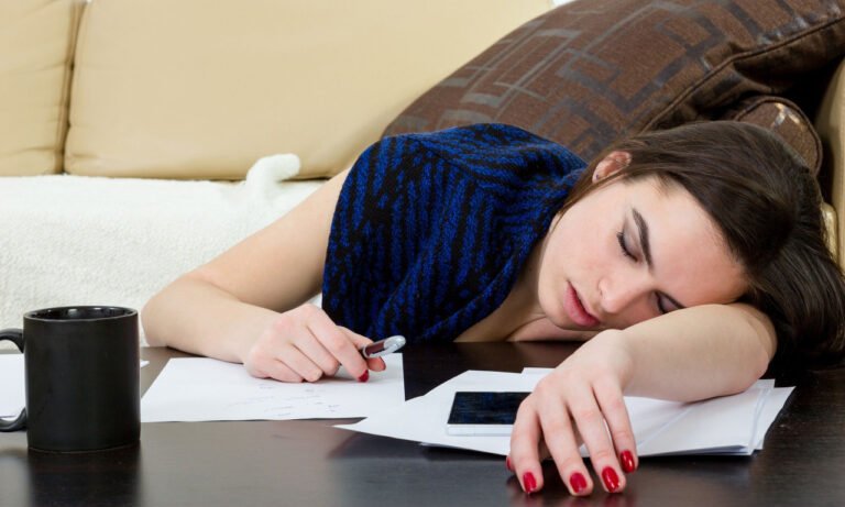 Read more about the article Χρειάζονται οι γυναίκες περισσότερο ύπνο από τους άνδρες; Τι λένε οι επιστήμονες