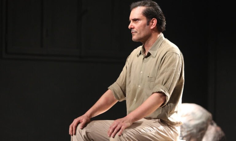 Read more about the article ALS: Συμπτώματα & παράγοντες κινδύνου του σπάνιου συνδρόμου από το οποίο πέθανε ο Γεράσιμος Μιχελής