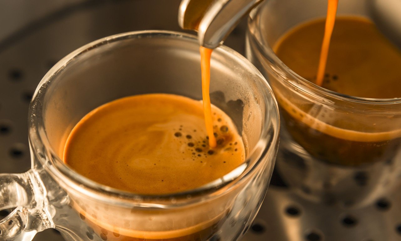 You are currently viewing Τι συμβαίνει στην αρτηριακή πίεση όταν καταναλώνουμε καφεΐνη