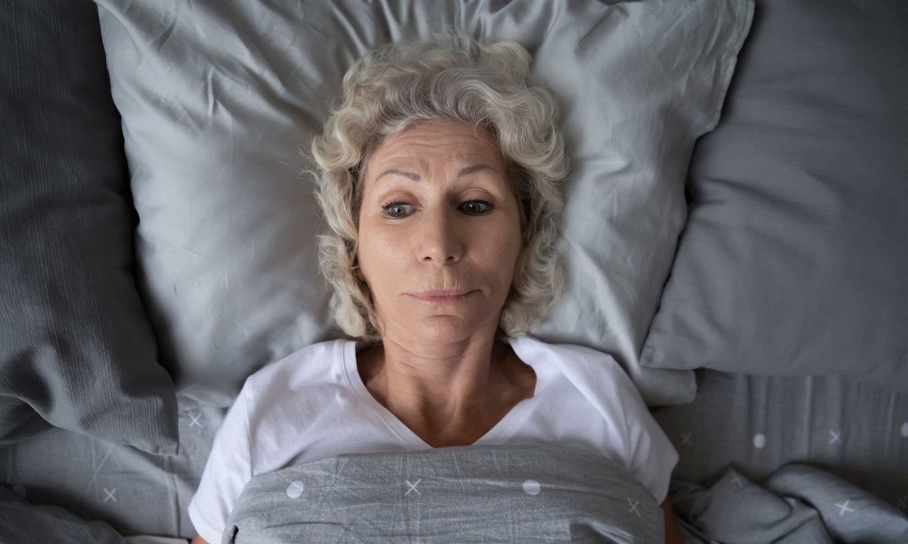 You are currently viewing Πόσες ώρες πρέπει να κοιμάστε στα 60 για να είστε υγιείς, σύμφωνα με ειδικούς