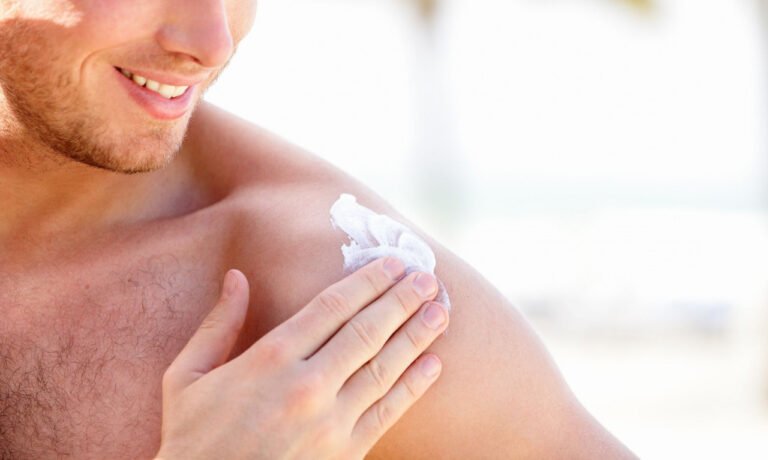 Read more about the article Ο ήλιος δεν προκαλεί μόνο εγκαύματα και καρκίνο του δέρματος – Τι άλλο πρέπει να γνωρίζετε