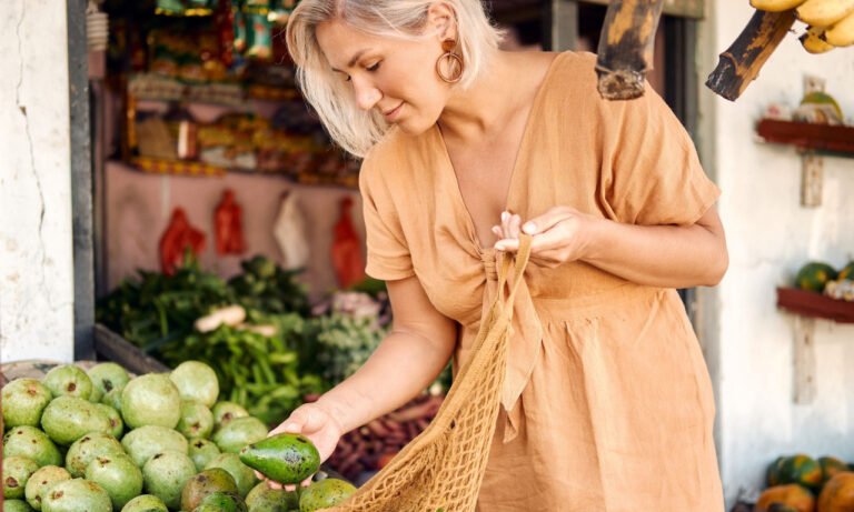 Read more about the article Χρόνια δυσκοιλιότητα: Η ιδανική διατροφή από τη μέση ηλικία και μετά