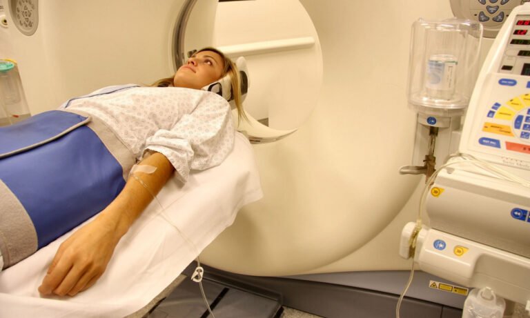 Read more about the article Ακτινοθεραπεία: Όπλο κατά του καρκίνου ή αιτία μεταστάσεων; Τι δείχνει νέα μελέτη
