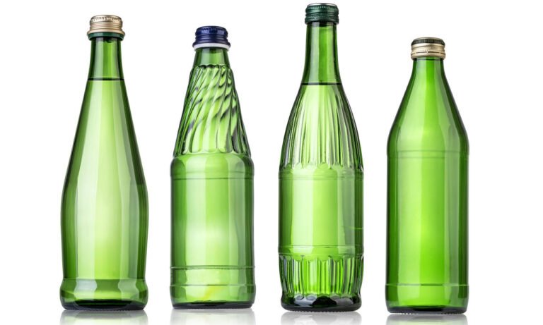 Read more about the article Είναι τα γυάλινα μπουκάλια περισσότερο ή εξίσου επικίνδυνα με τα πλαστικά για την υγεία μας;