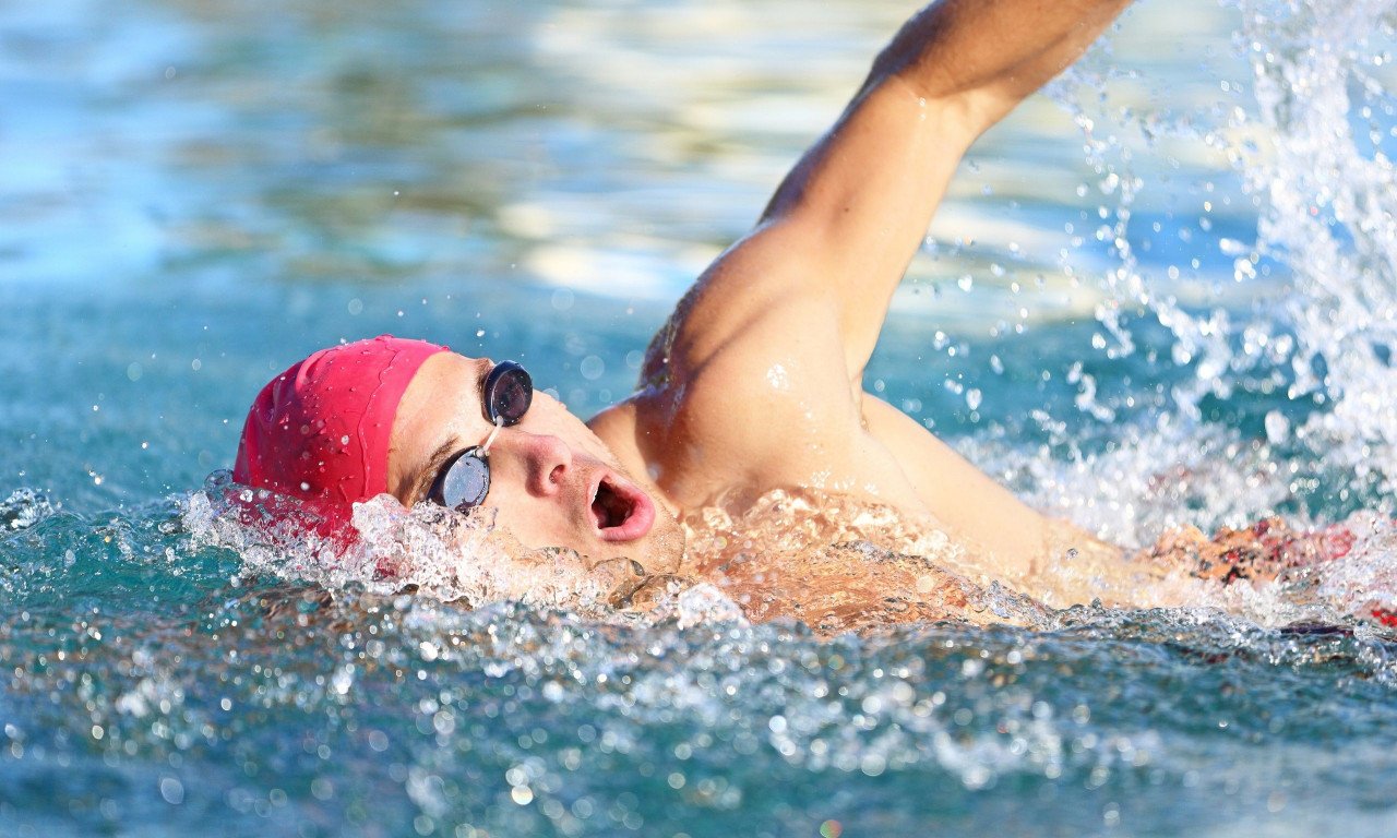 You are currently viewing Νόσος του Κολυμβητή: Η εξωτερική ωτίτιδα του καλοκαιριού – Πότε χρειάζεται αντιβίωση