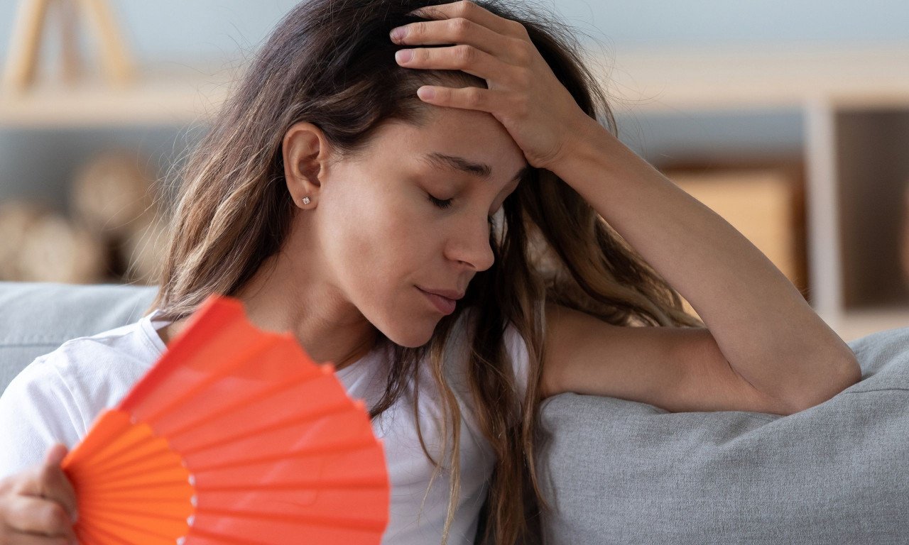 You are currently viewing Καύσωνας: Πονοκέφαλος, δύσπνοια, ναυτία – Τα συμπτώματα που δείχνουν θερμοπληξία