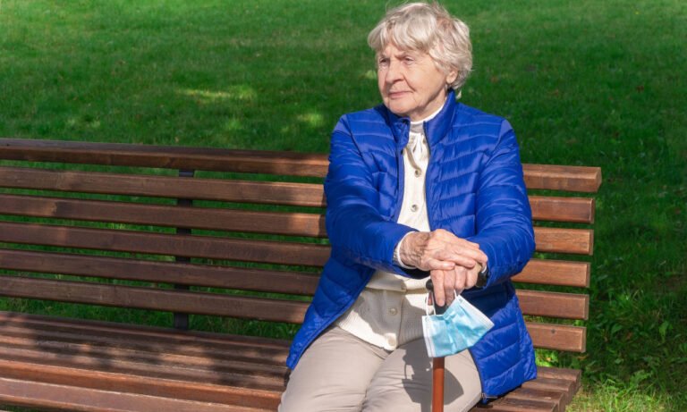 Read more about the article Οι άνθρωποι με άνοια ζουν περισσότερο – Πώς εξηγείται το φαινόμενο