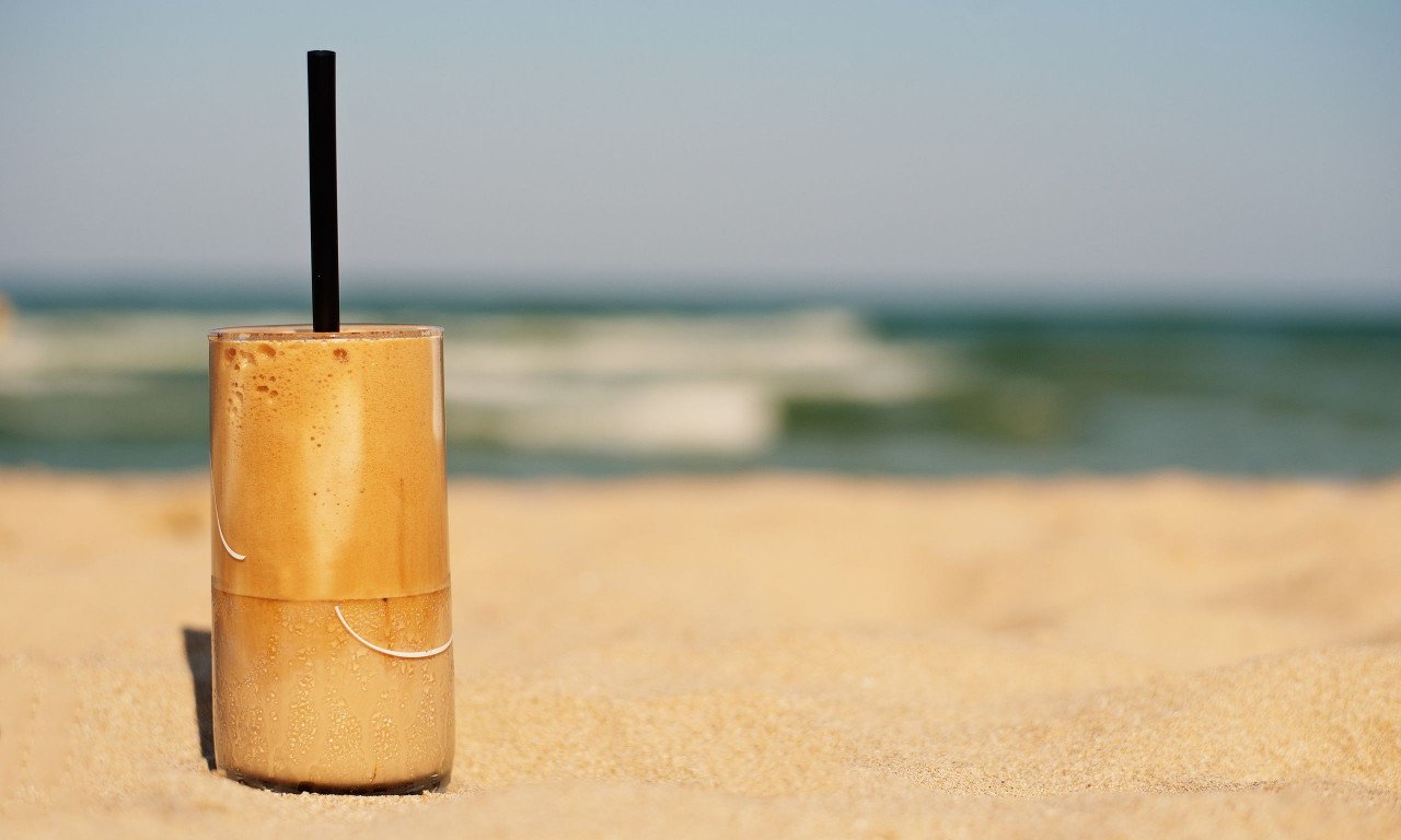 You are currently viewing Καύσωνας: Γιατί πρέπει να αποφεύγετε τον καφέ στις πολύ υψηλές θερμοκρασίες